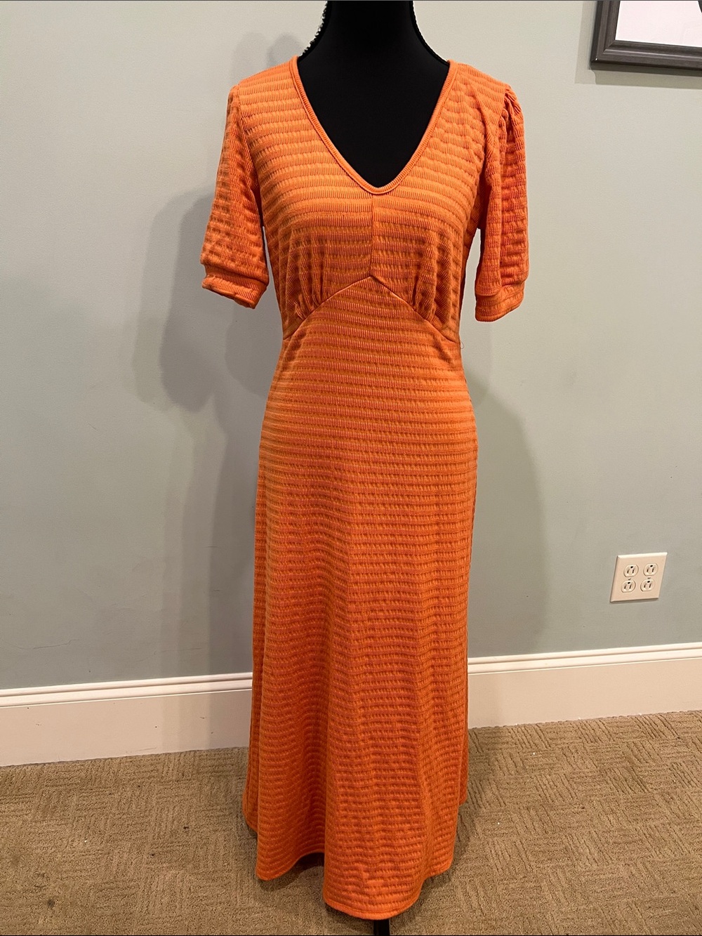 Acting Pro Orange V-Neck Textured Maxi Dress-NWOT